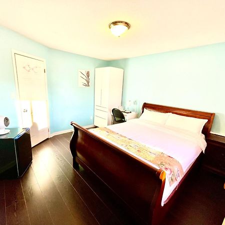 Vancouver Bed & Breakfast Richmond Bagian luar foto